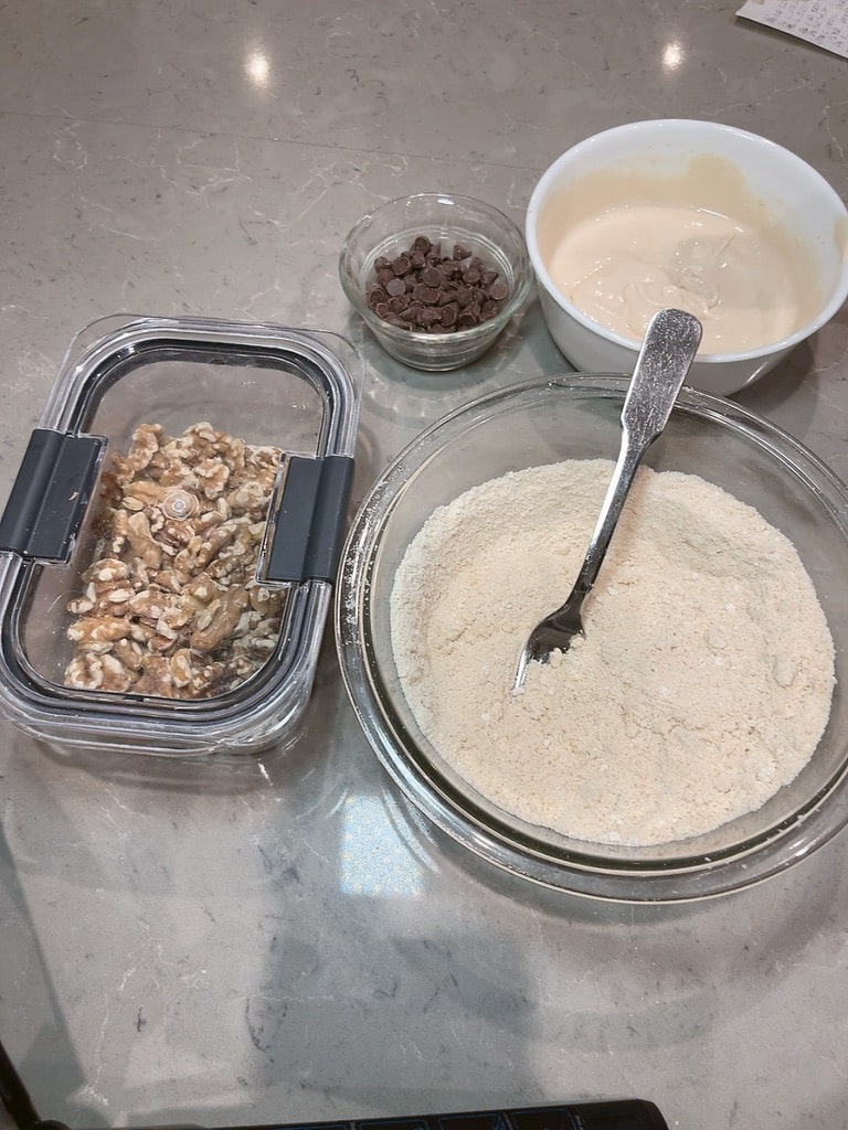 Image of dry and wet ingredients mixed